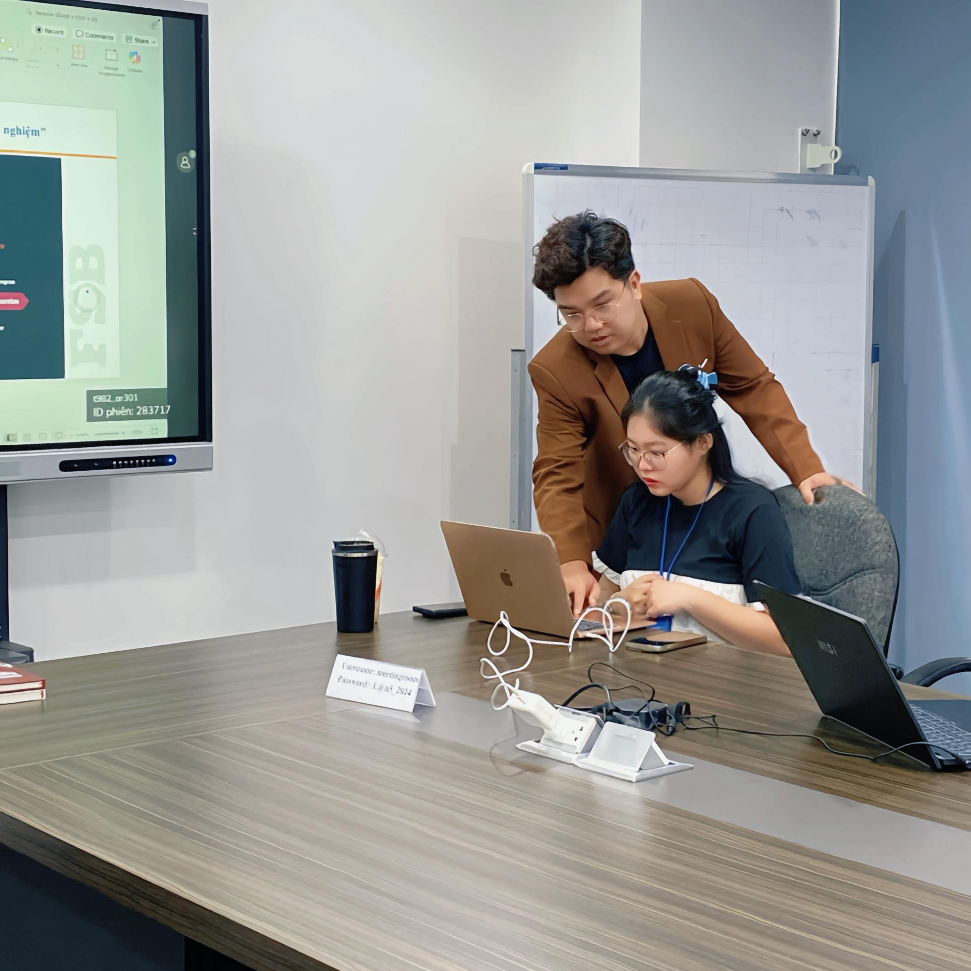 7 Mẹo Viết Kịch Bản Hay: Bí Quyết "Thôi Miên" Khán Giả & Bùng Nổ Ý Tưởng