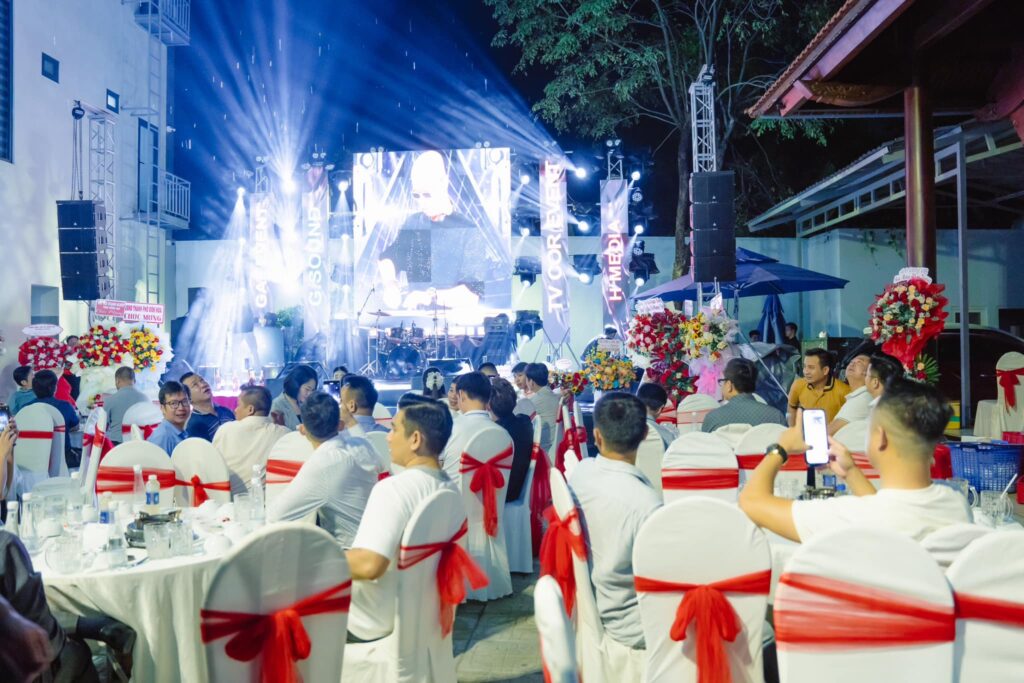 Tổ Chức Tiệc Tất Niên Đột Phá: Bí Quyết Để Nhân Viên Không "Ngáp Ngắn Ngáp Dài"