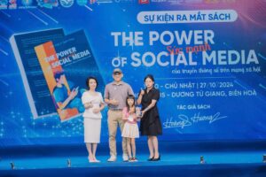 Biên tập & Thiết Kế Bìa Sách The Power of Social Media