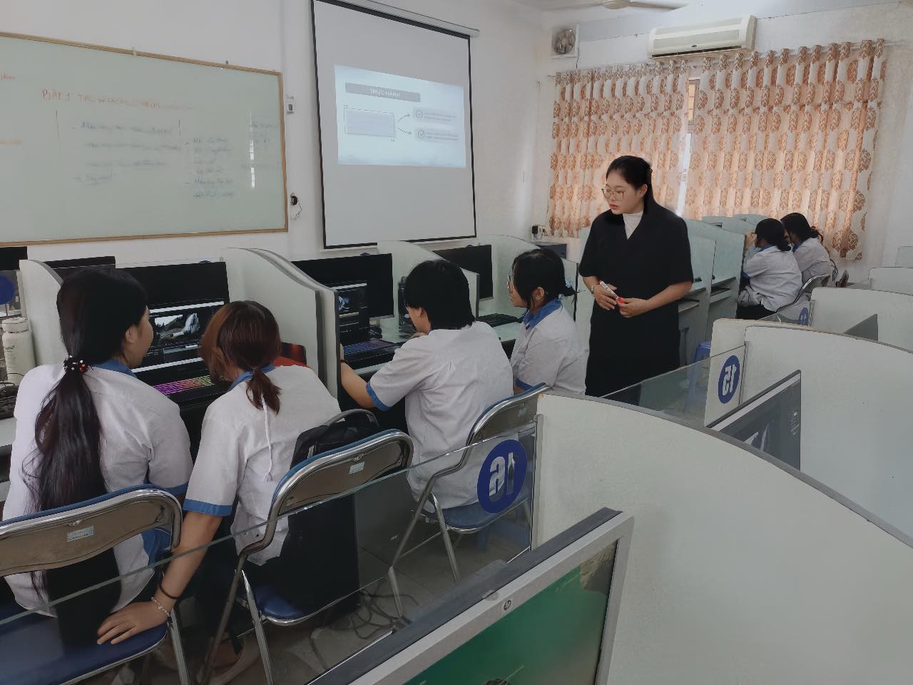 Đào tạo dựng video Adobe Premiere cho sinh viên