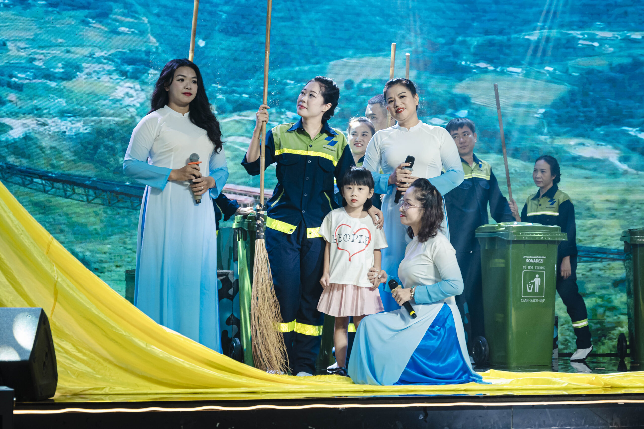 Quay chụp sự kiện 30 năm Sonadezi Môi Trường
