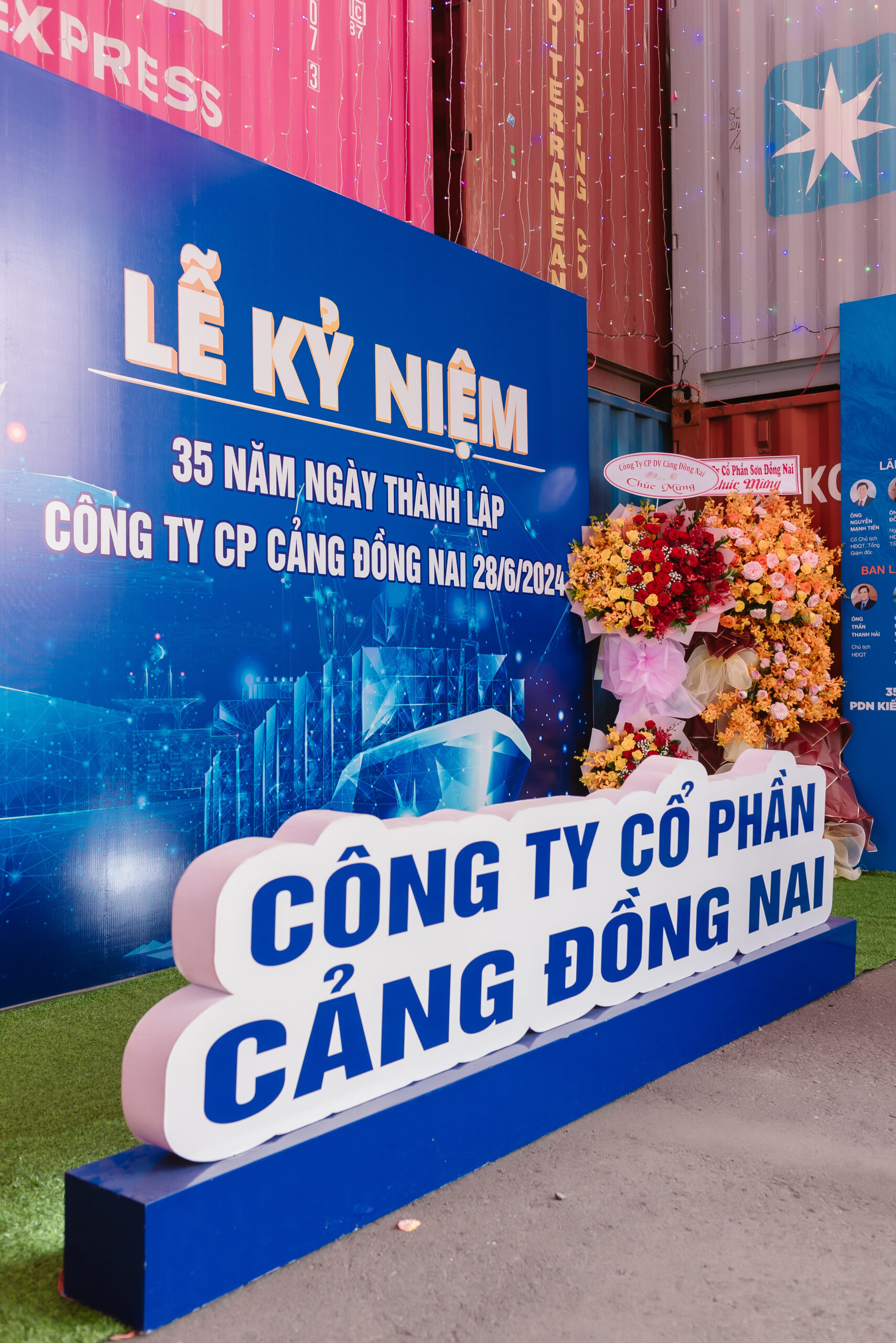 Quay chụp sự kiện kỷ niệm 35 năm Cảng Đồng Nai