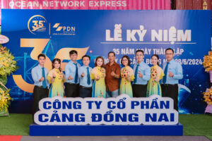 Quay chụp sự kiện kỷ niệm 35 năm Cảng Đồng Nai